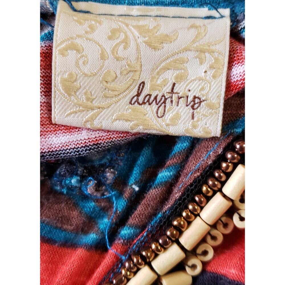Daytrip size medium blue & red knit tank top - Picture 5 of 5